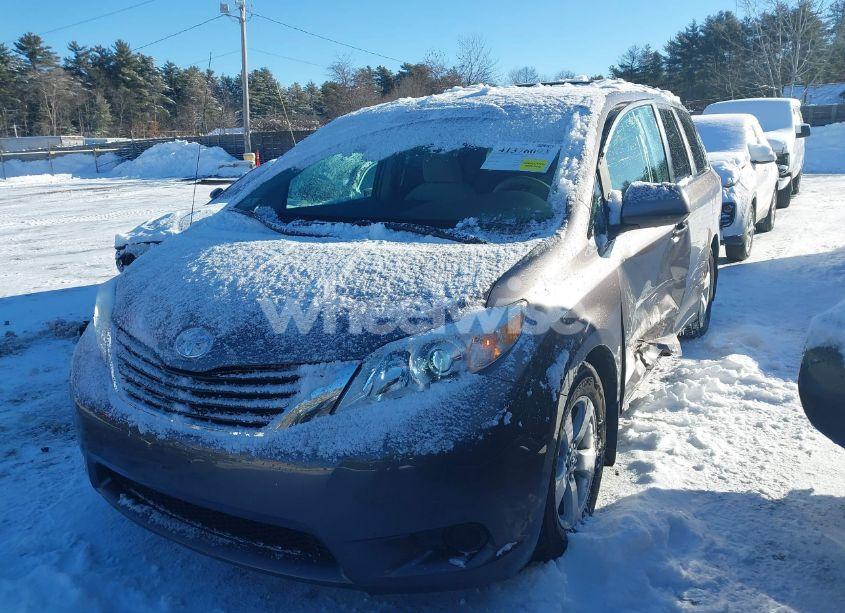 Photo 2 of 2011 Toyota Sienna LE V6 (VIN 5TDKK3DC0BS047375)