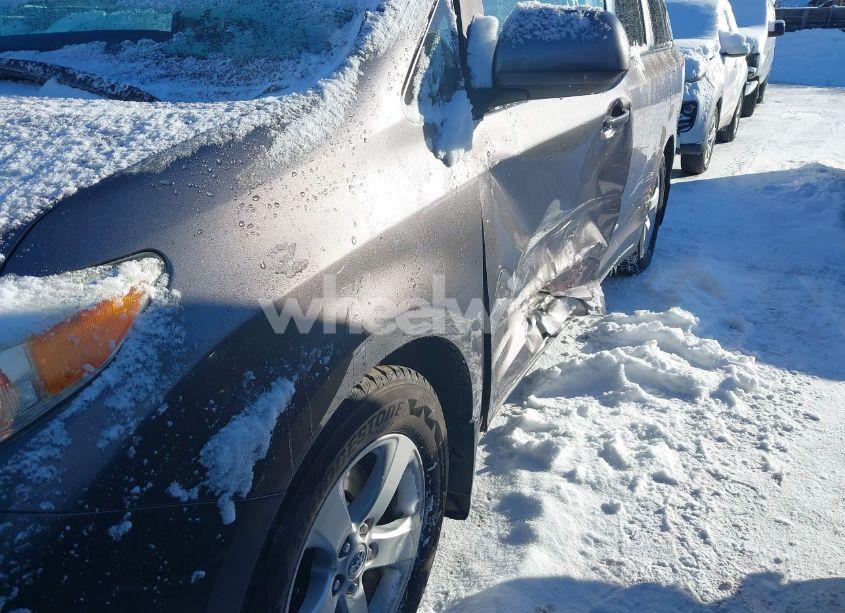 Photo 6 of 2011 Toyota Sienna LE V6 (VIN 5TDKK3DC0BS047375)