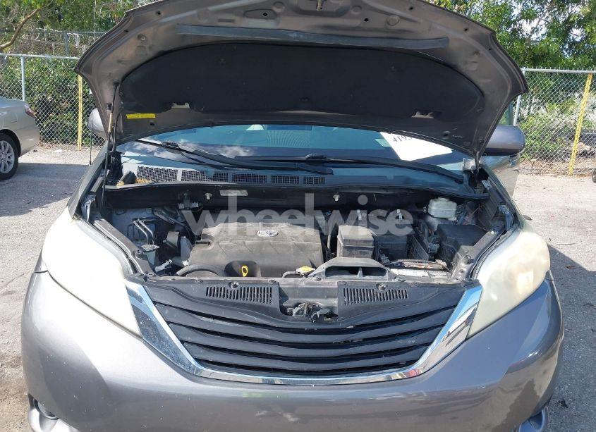 Photo 10 of 2011 Toyota Sienna LE V6 (VIN 5TDKK3DC0BS050227)