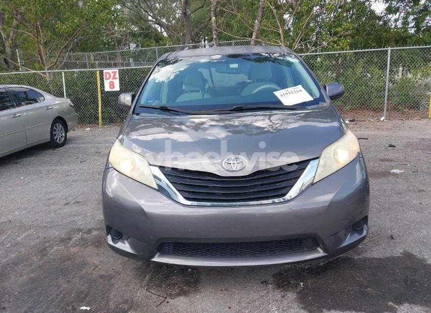 Photo 12 of 2011 Toyota Sienna LE V6 (VIN 5TDKK3DC0BS050227)