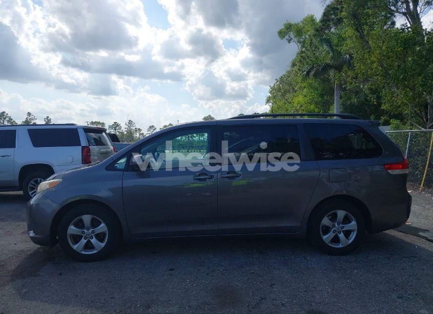 Photo 14 of 2011 Toyota Sienna LE V6 (VIN 5TDKK3DC0BS050227)