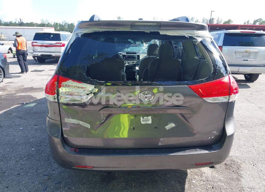 Photo 6 of 2011 Toyota Sienna LE V6 (VIN 5TDKK3DC0BS050227)