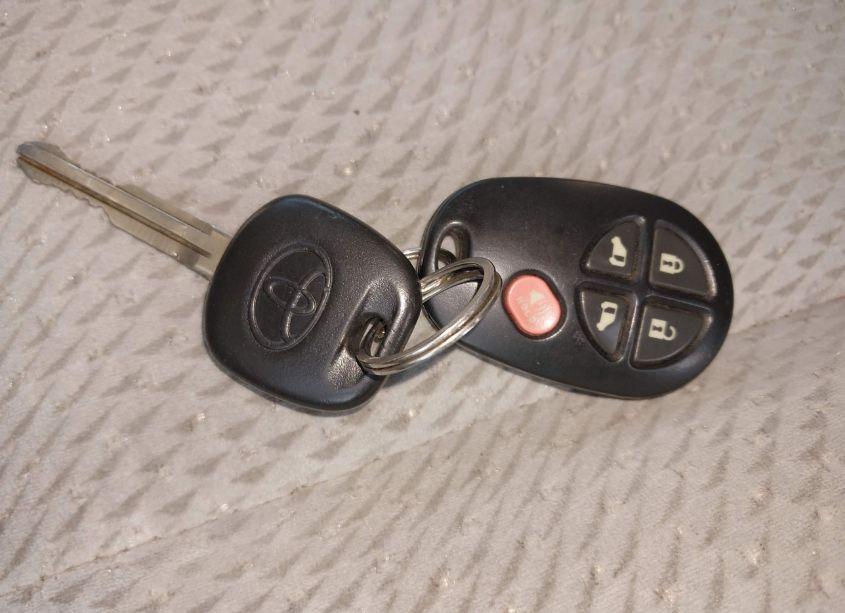 Photo 11 of 2011 Toyota Sienna LE V6 (VIN 5TDKK3DC0BS050437)