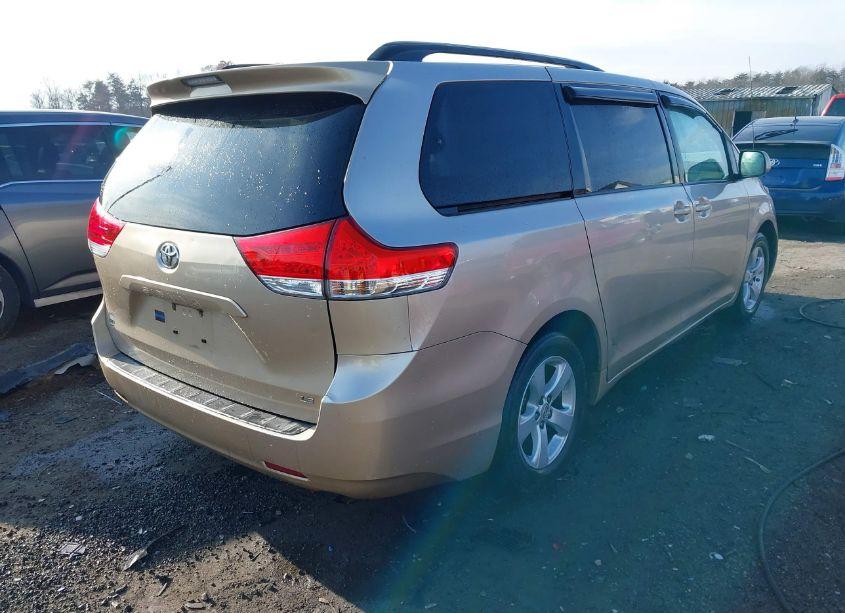 Photo 4 of 2011 Toyota Sienna LE V6 (VIN 5TDKK3DC0BS050437)