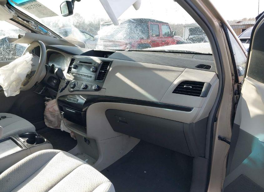 Photo 5 of 2011 Toyota Sienna LE V6 (VIN 5TDKK3DC0BS050437)