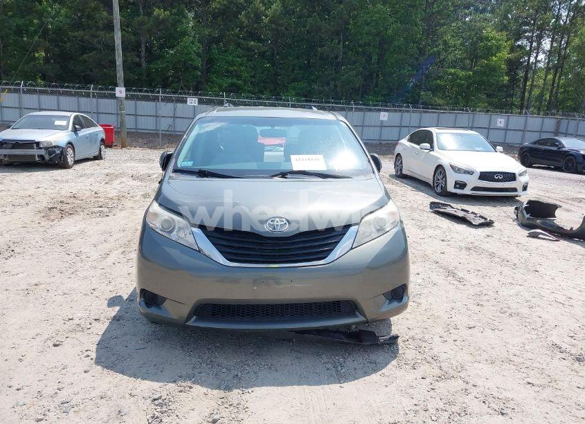 Photo 13 of 2011 Toyota Sienna LE V6 (VIN 5TDKK3DC0BS052186)