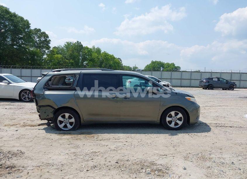 Photo 14 of 2011 Toyota Sienna LE V6 (VIN 5TDKK3DC0BS052186)
