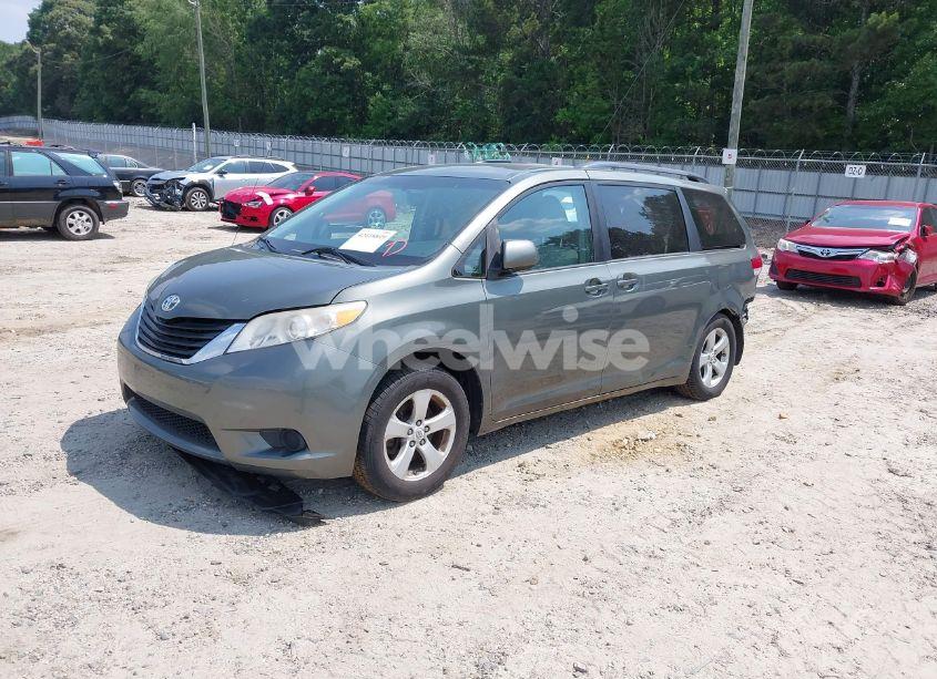Photo 2 of 2011 Toyota Sienna LE V6 (VIN 5TDKK3DC0BS052186)