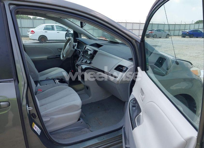 Photo 5 of 2011 Toyota Sienna LE V6 (VIN 5TDKK3DC0BS052186)