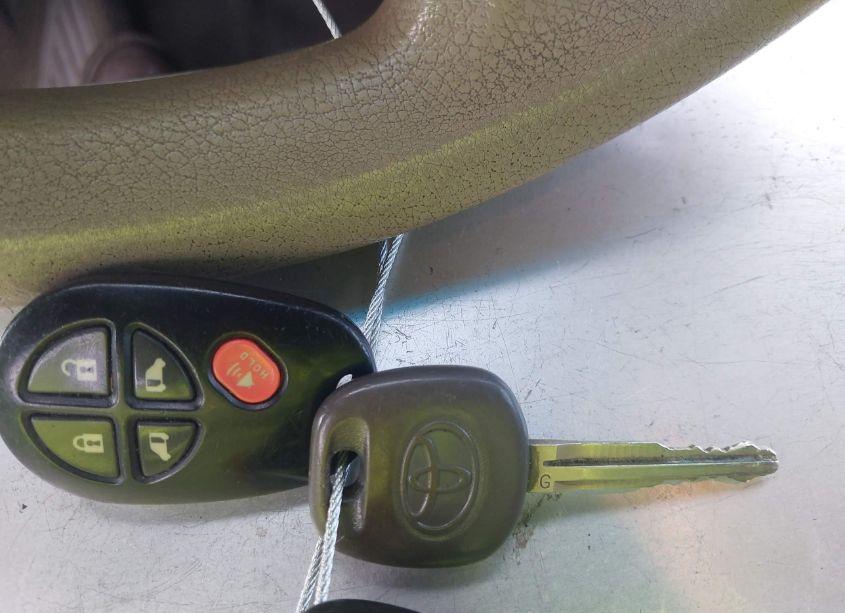 Photo 11 of 2011 Toyota Sienna LE V6 (VIN 5TDKK3DC0BS052737)