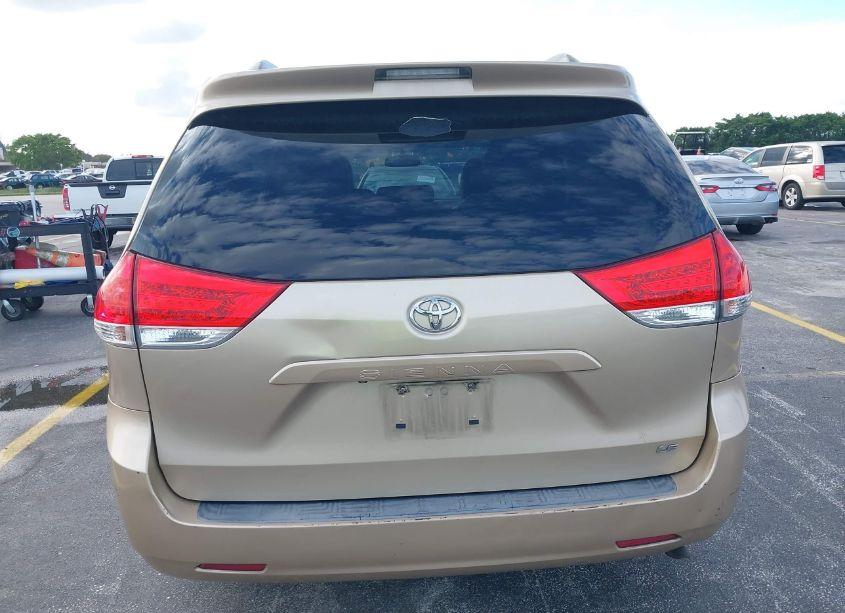 Photo 16 of 2011 Toyota Sienna LE V6 (VIN 5TDKK3DC0BS052737)