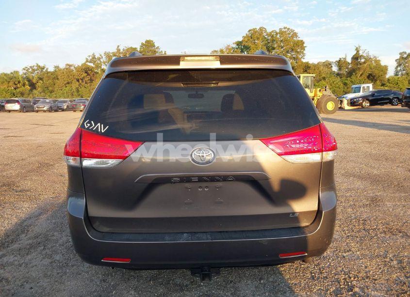 Photo 16 of 2011 Toyota Sienna LE V6 (VIN 5TDKK3DC0BS062118)