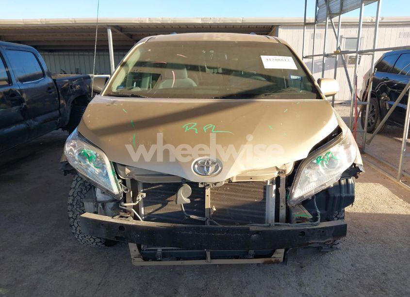 Photo 13 of 2011 Toyota Sienna LE V6 (VIN 5TDKK3DC0BS067884)