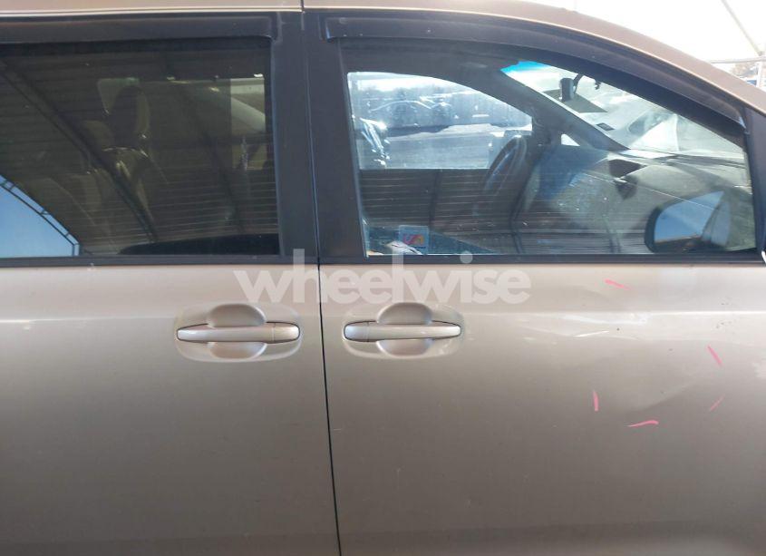 Photo 14 of 2011 Toyota Sienna LE V6 (VIN 5TDKK3DC0BS067884)