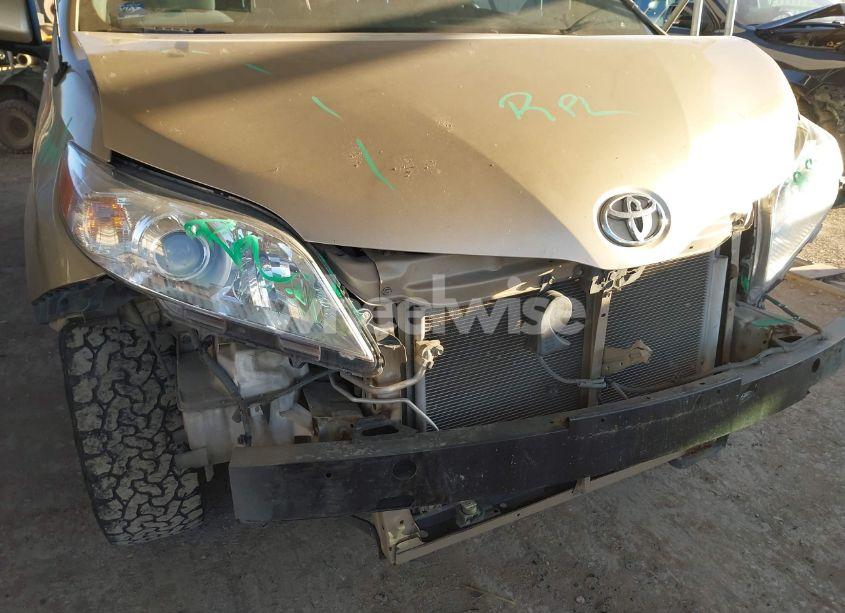 Photo 6 of 2011 Toyota Sienna LE V6 (VIN 5TDKK3DC0BS067884)