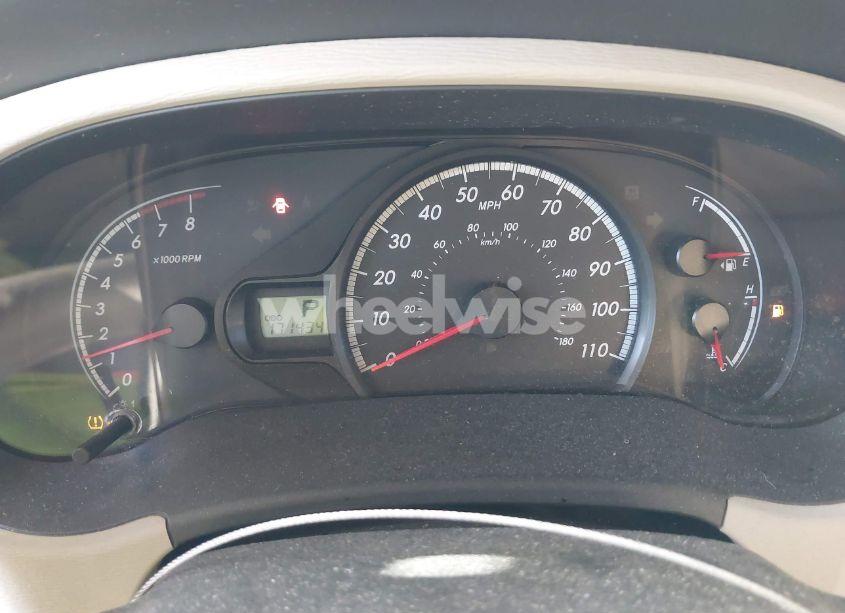 Photo 7 of 2011 Toyota Sienna LE V6 (VIN 5TDKK3DC0BS067884)