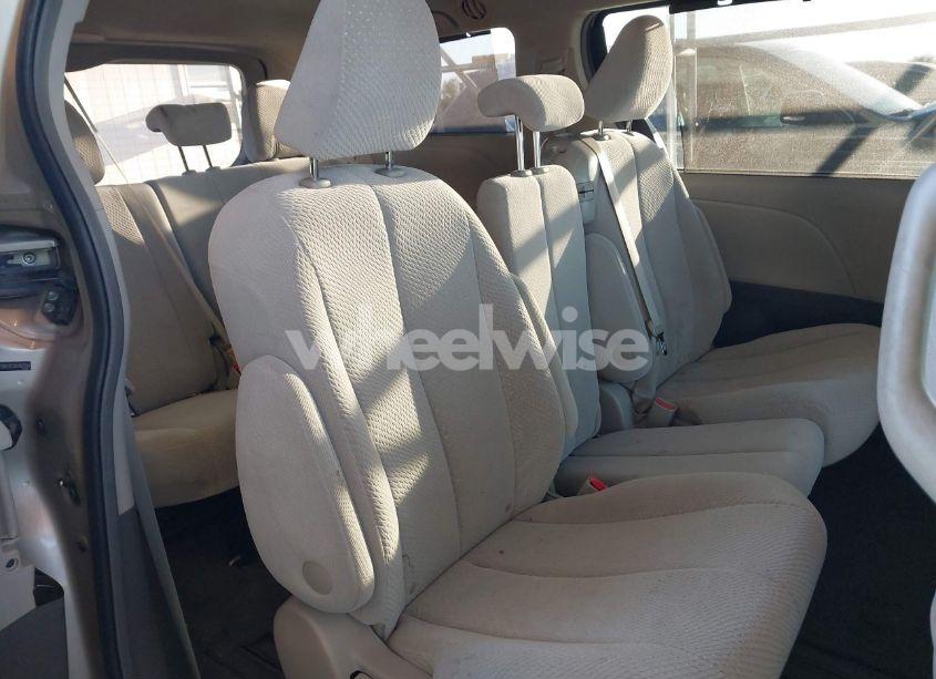 Photo 8 of 2011 Toyota Sienna LE V6 (VIN 5TDKK3DC0BS067884)