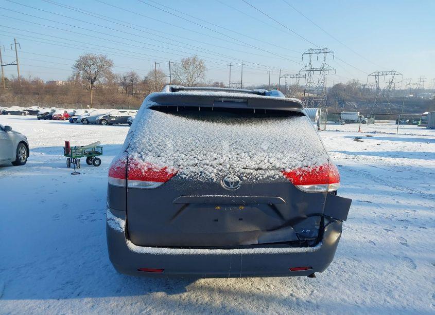 Photo 17 of 2011 Toyota Sienna LE V6 (VIN 5TDKK3DC0BS091392)