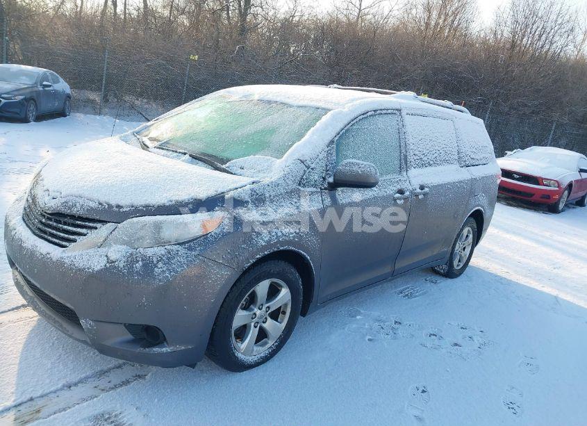 Photo 2 of 2011 Toyota Sienna LE V6 (VIN 5TDKK3DC0BS091392)