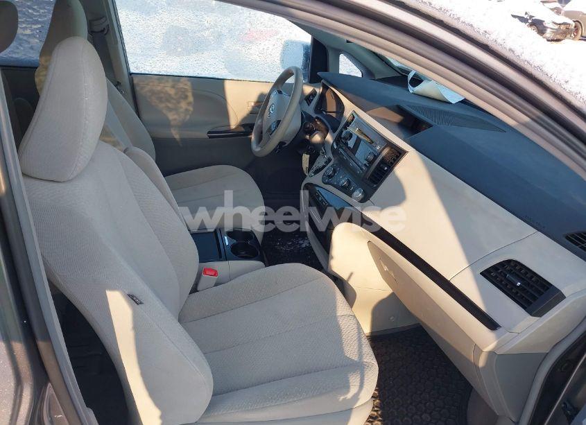 Photo 5 of 2011 Toyota Sienna LE V6 (VIN 5TDKK3DC0BS091392)