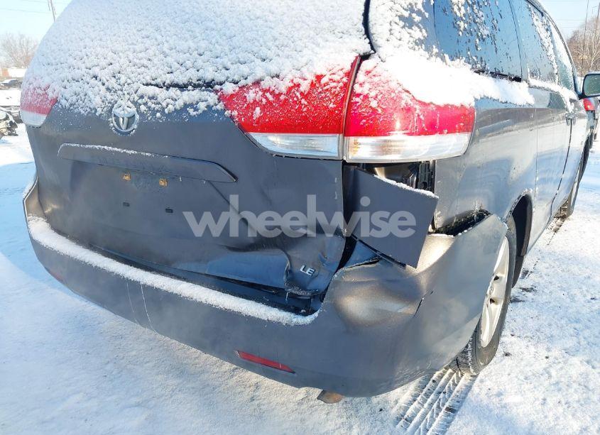 Photo 6 of 2011 Toyota Sienna LE V6 (VIN 5TDKK3DC0BS091392)