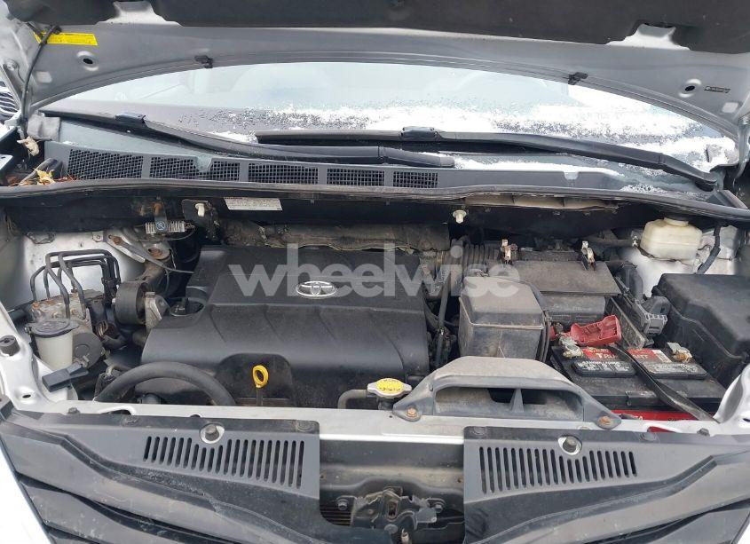 Photo 10 of 2011 Toyota Sienna LE V6 (VIN 5TDKK3DC0BS094650)
