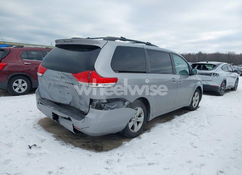 Photo 4 of 2011 Toyota Sienna LE V6 (VIN 5TDKK3DC0BS094650)