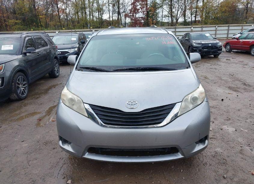 Photo 12 of 2011 Toyota Sienna LE V6 (VIN 5TDKK3DC0BS105193)