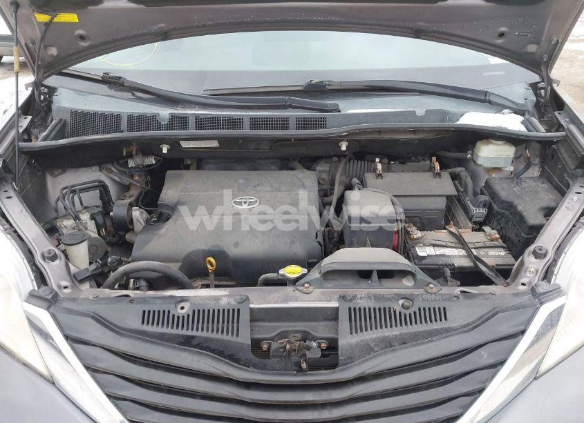 Photo 10 of 2011 Toyota Sienna LE V6 (VIN 5TDKK3DC0BS116324)