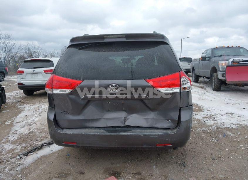 Photo 16 of 2011 Toyota Sienna LE V6 (VIN 5TDKK3DC0BS116324)