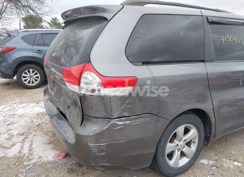 Photo 20 of 2011 Toyota Sienna LE V6 (VIN 5TDKK3DC0BS116324)