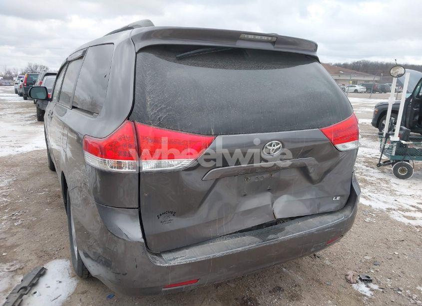 Photo 21 of 2011 Toyota Sienna LE V6 (VIN 5TDKK3DC0BS116324)
