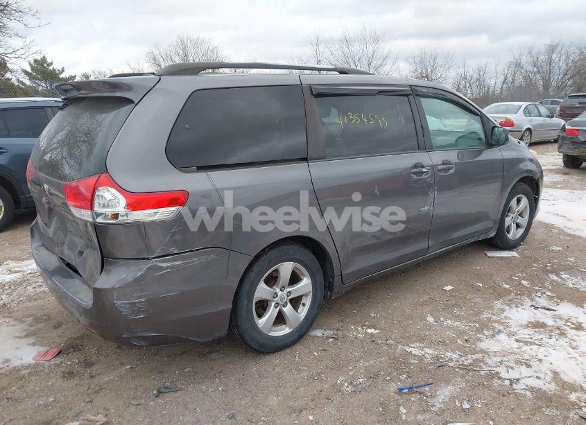 Photo 4 of 2011 Toyota Sienna LE V6 (VIN 5TDKK3DC0BS116324)