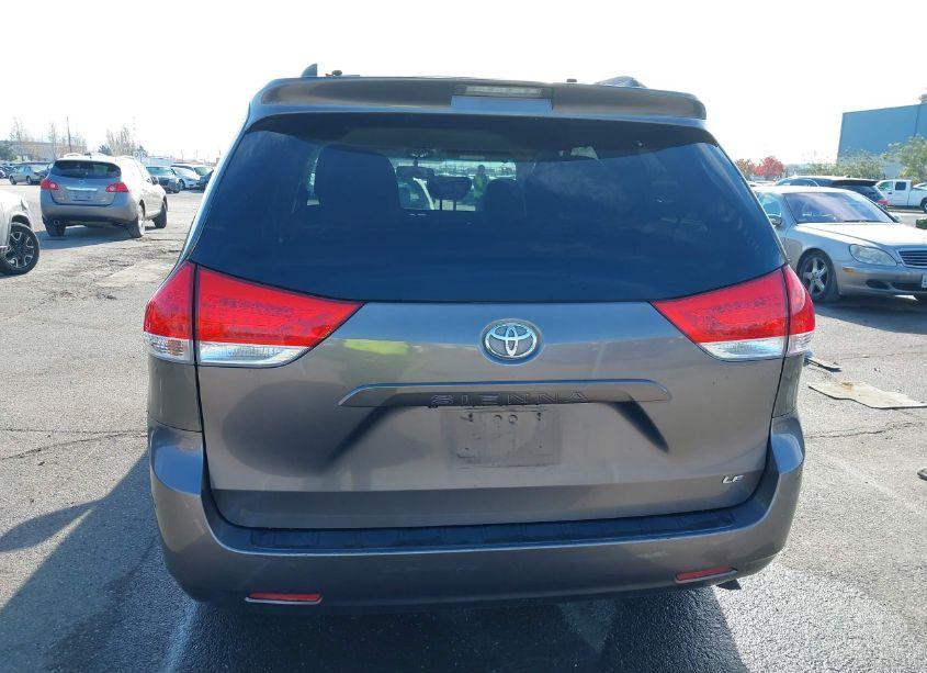 Photo 16 of 2011 Toyota Sienna LE V6 (VIN 5TDKK3DC0BS119207)