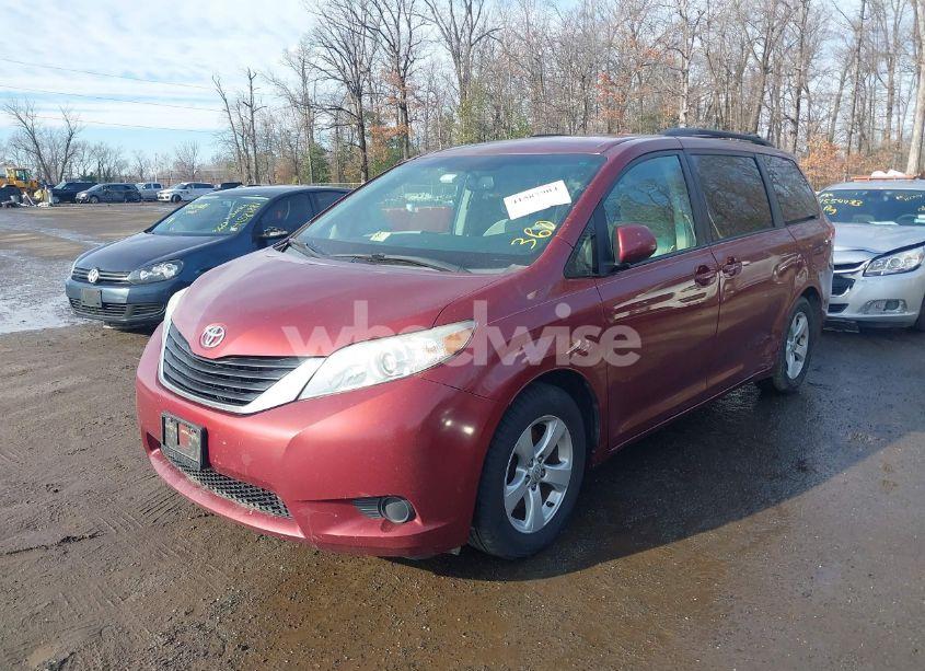 Photo 2 of 2011 Toyota Sienna LE V6 (VIN 5TDKK3DC0BS135553)