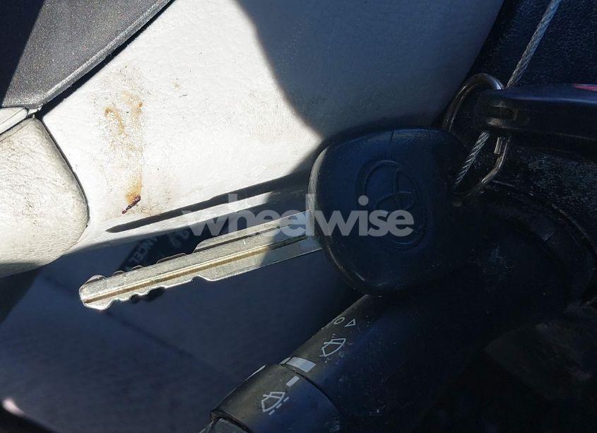 Photo 11 of 2011 Toyota Sienna LE V6 (VIN 5TDKK3DC0BS140624)