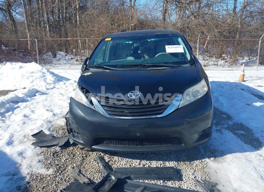 Photo 13 of 2011 Toyota Sienna LE V6 (VIN 5TDKK3DC0BS140624)