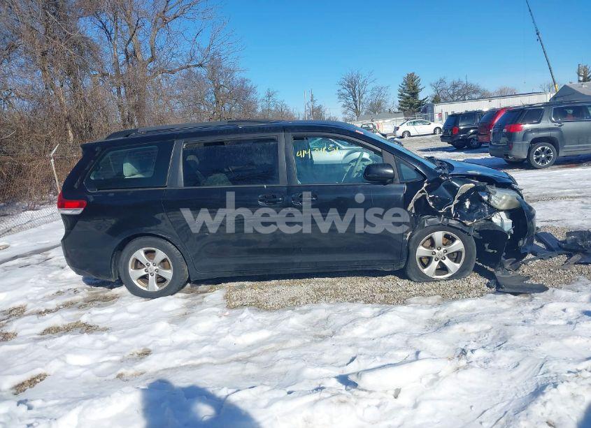 Photo 14 of 2011 Toyota Sienna LE V6 (VIN 5TDKK3DC0BS140624)
