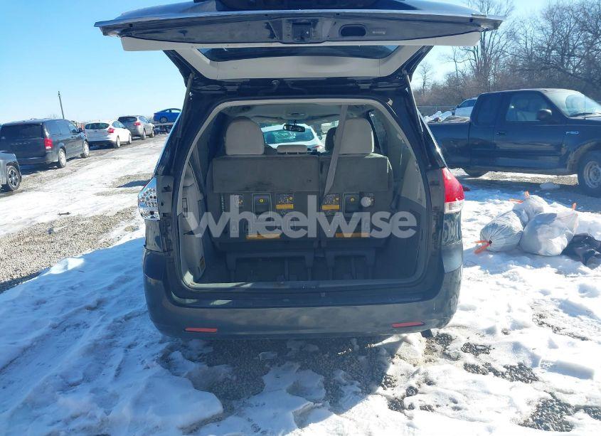 Photo 17 of 2011 Toyota Sienna LE V6 (VIN 5TDKK3DC0BS140624)