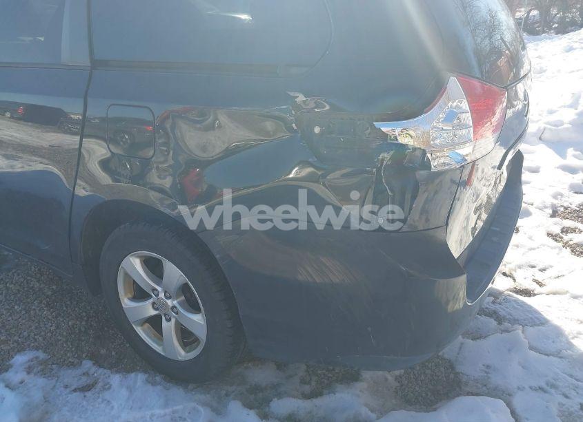 Photo 20 of 2011 Toyota Sienna LE V6 (VIN 5TDKK3DC0BS140624)