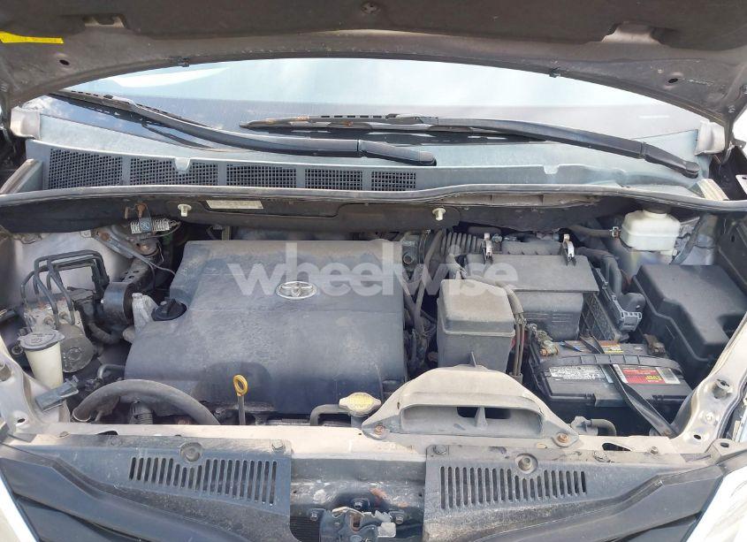 Photo 10 of 2011 Toyota Sienna LE V6 (VIN 5TDKK3DC0BS146729)