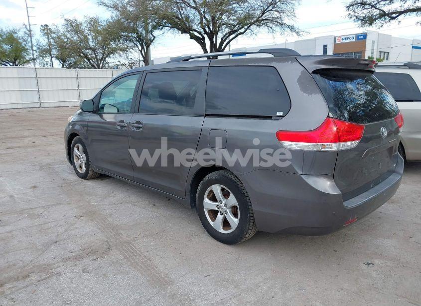 Photo 3 of 2011 Toyota Sienna LE V6 (VIN 5TDKK3DC0BS146729)