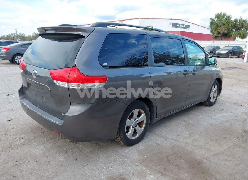 Photo 4 of 2011 Toyota Sienna LE V6 (VIN 5TDKK3DC0BS146729)