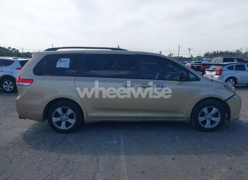Photo 14 of 2011 Toyota Sienna LE V6 (VIN 5TDKK3DC0BS152997)