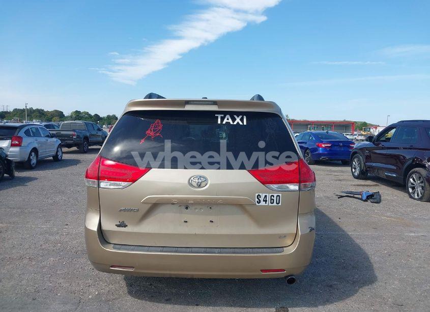 Photo 17 of 2011 Toyota Sienna LE V6 (VIN 5TDKK3DC0BS152997)