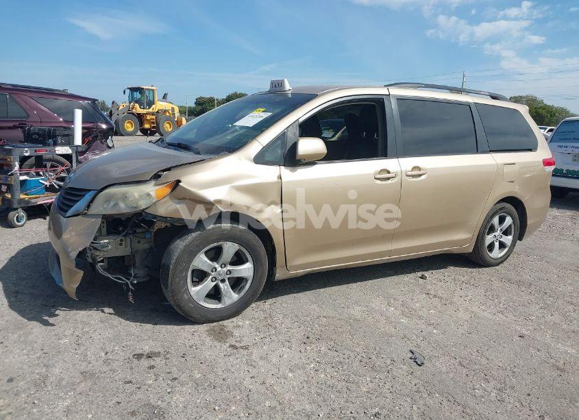 Photo 2 of 2011 Toyota Sienna LE V6 (VIN 5TDKK3DC0BS152997)