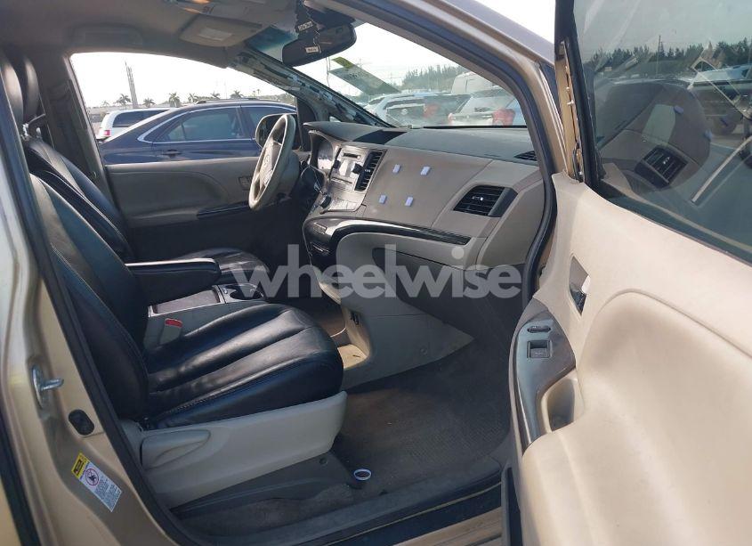 Photo 5 of 2011 Toyota Sienna LE V6 (VIN 5TDKK3DC0BS152997)