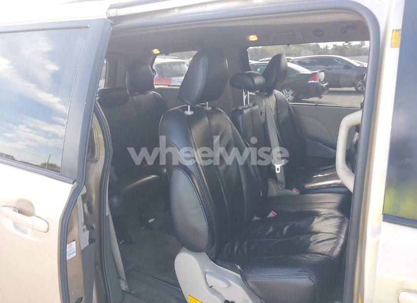 Photo 8 of 2011 Toyota Sienna LE V6 (VIN 5TDKK3DC0BS152997)