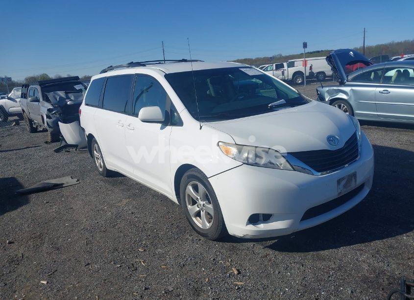 2012 Toyota Sienna LE V6 8 PASSENGER (VIN 5TDKK3DC0CS206512) main photo