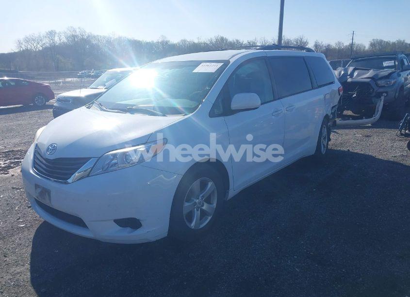 Photo 2 of 2012 Toyota Sienna LE V6 8 PASSENGER (VIN 5TDKK3DC0CS206512)